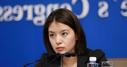 郑州美女爆料新闻报道最新,揭秘网红背后的真实生活 第3张 郑州美女爆料新闻报道最新,揭秘网红背后的真实生活 第3张